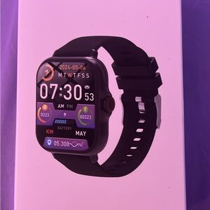 Black Smartwatch with Silicone Band and Fitness Features